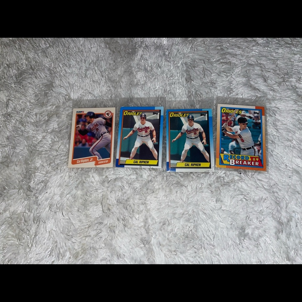 Bundle Cal Ripken Baseball Cards like new great condition all kept in plastic🎉